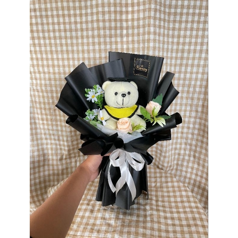 KADO WISUDA / BUKET BONEKA WISUDA / BUKET BONEKA ARTIFICIAL / BUNGA PALSU