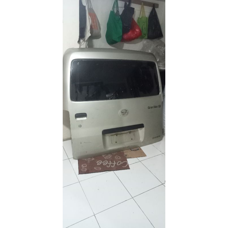 pintu bagasi grandmax