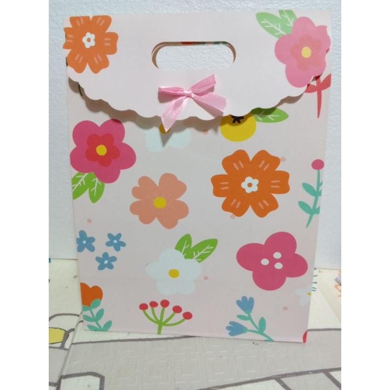 

(1 PCS) PAPERBAG PITA UKURAN XL (36X27X14CM)