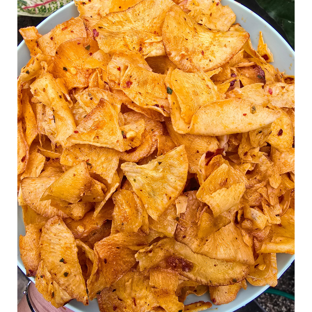 

Keripik singkong kriwil pedas chili oil Happy Snack cemilan asin pedas gurih renyah