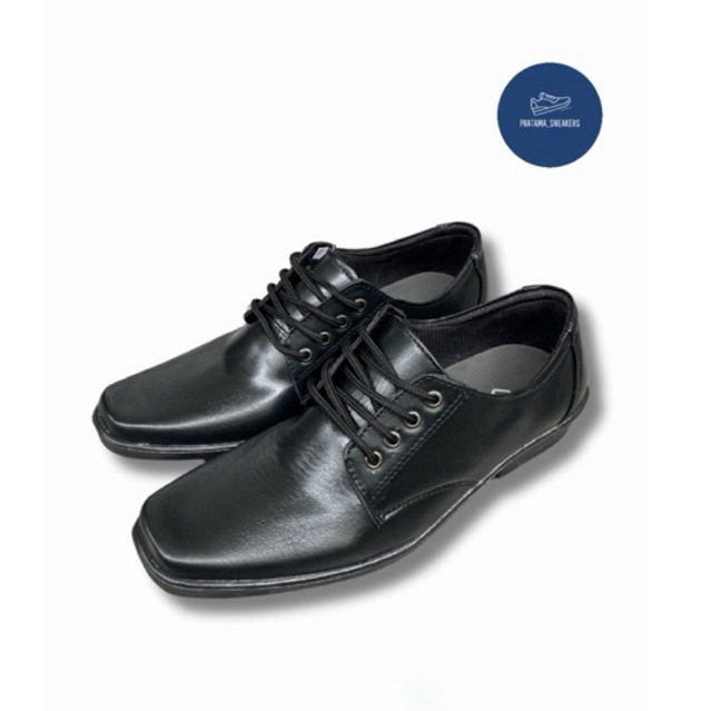 Sepatu pantofel pria tali/shoes hitam