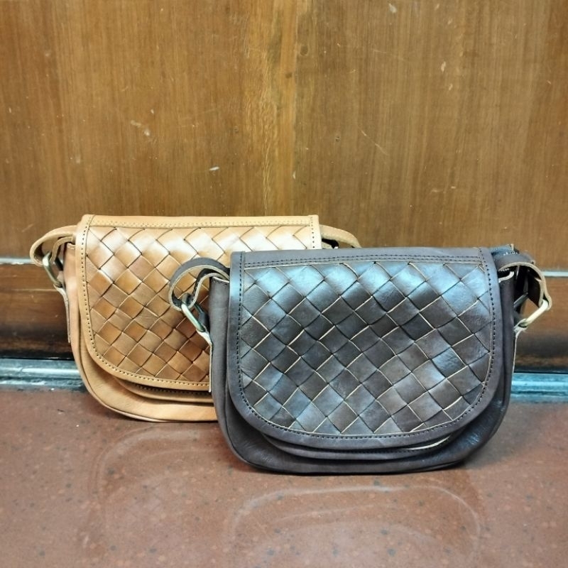 Tas selempang gitar anyam kulit sapi asli jogja