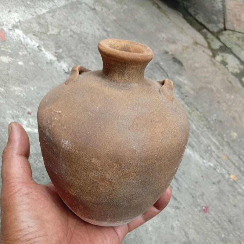 guci sung dinasti  temuan sungai