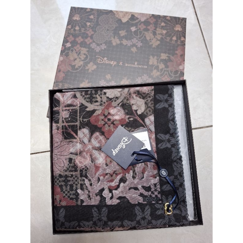 The Dream Park TDP Buttonscarves NEW