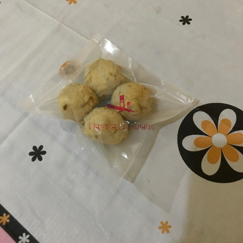 

PEMPEK ADAAN BULAT ISI 4 ASLI PALEMBANG IKAN SUPER