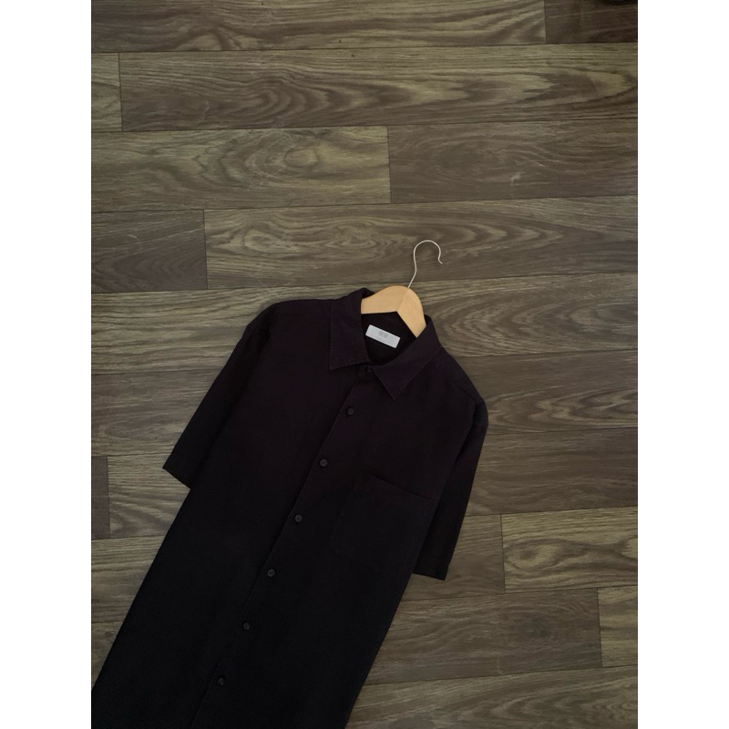 Kemeja UNIQLO Branded Basic Black Short Sleeve