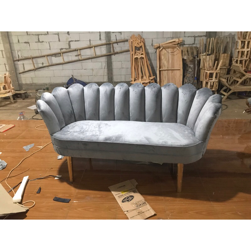 sofa kerang kain bludru