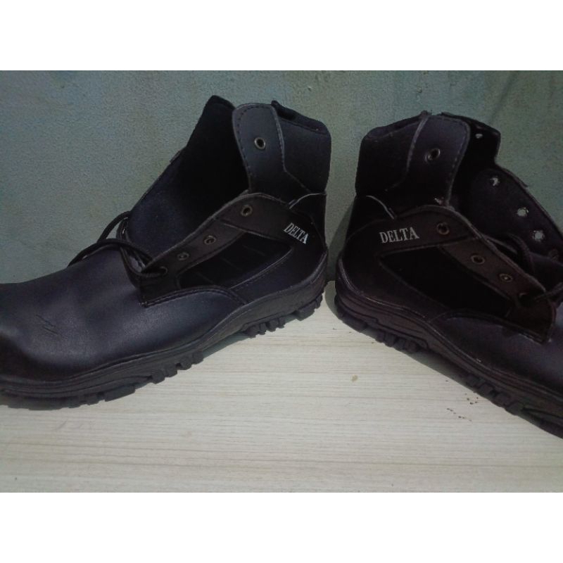 sepatu pdh security