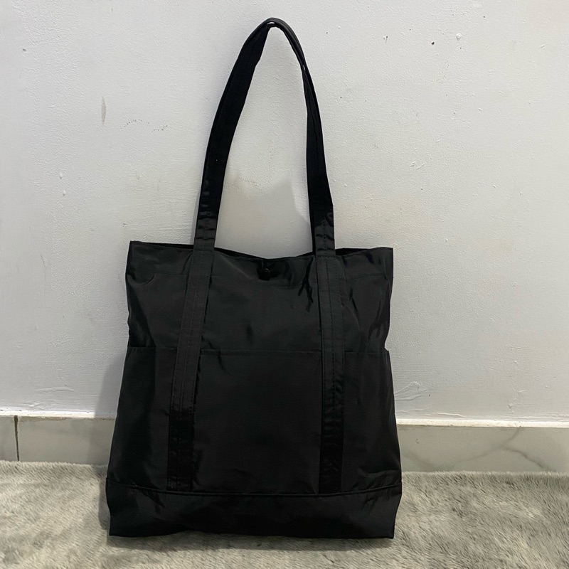 tote long shoulder hitam nilon dr leftfield
