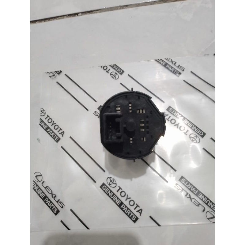 switch saklar tranmisi on off 4x4 AWD Toyota Fortuner Hilux original