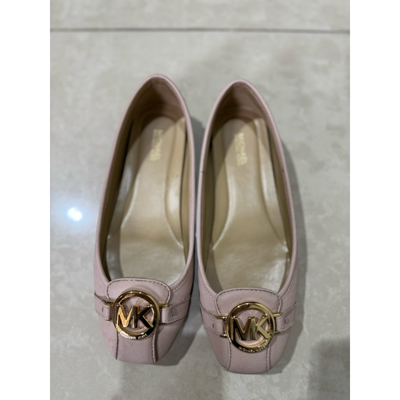 sepatu MK original size 7