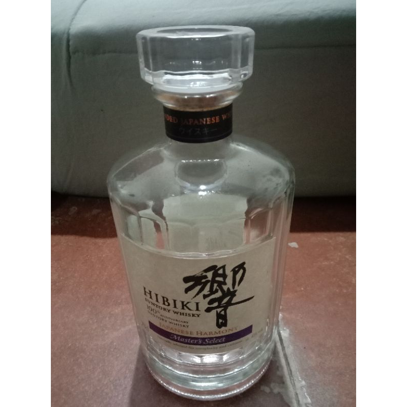 botol hiasan dinding dan lemari