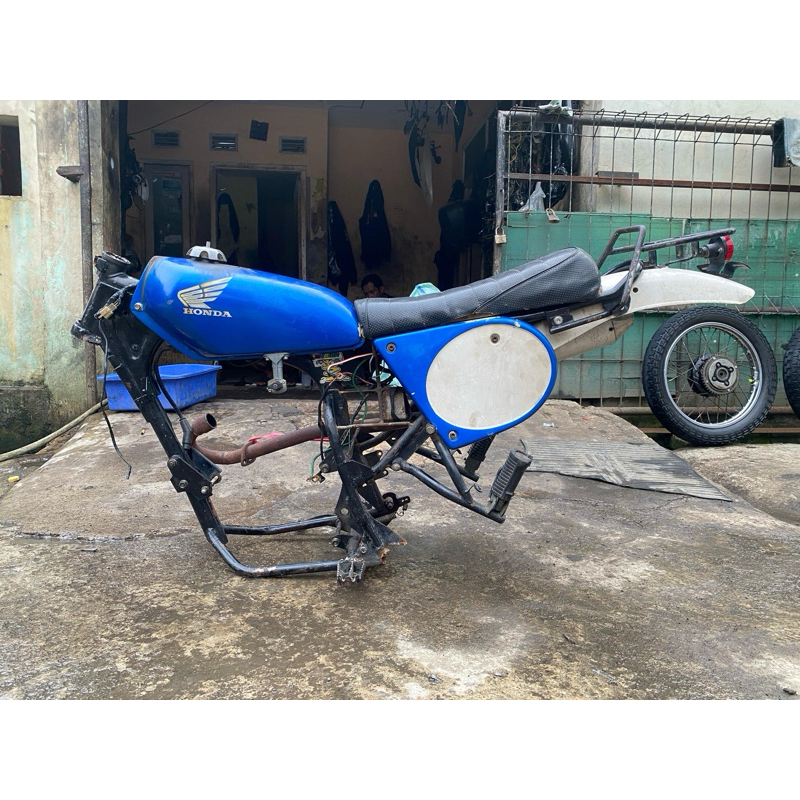 rangka megapro custom plus body trail vintage