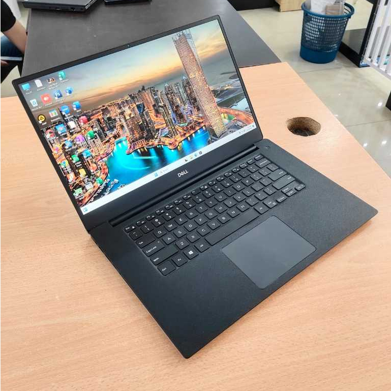 Laptop Second Dell Precision 5510 / Core i7 Gen 6 / VGA Quadro M1000M