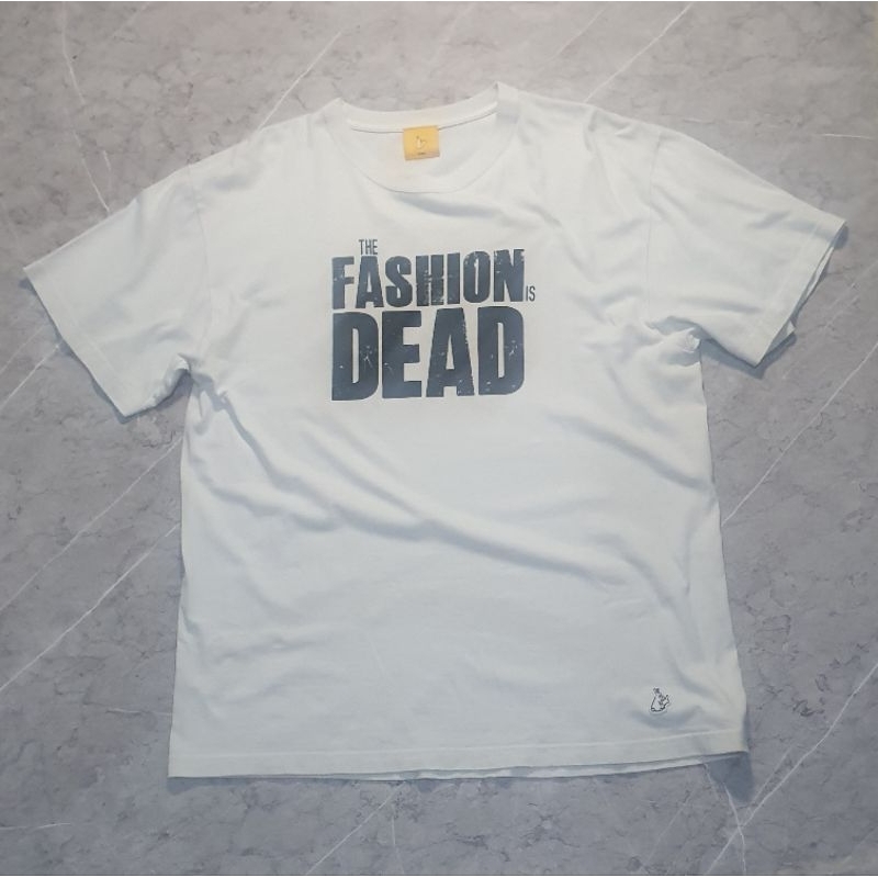 Kaos FR2 "Fashion is Dead" Size XL