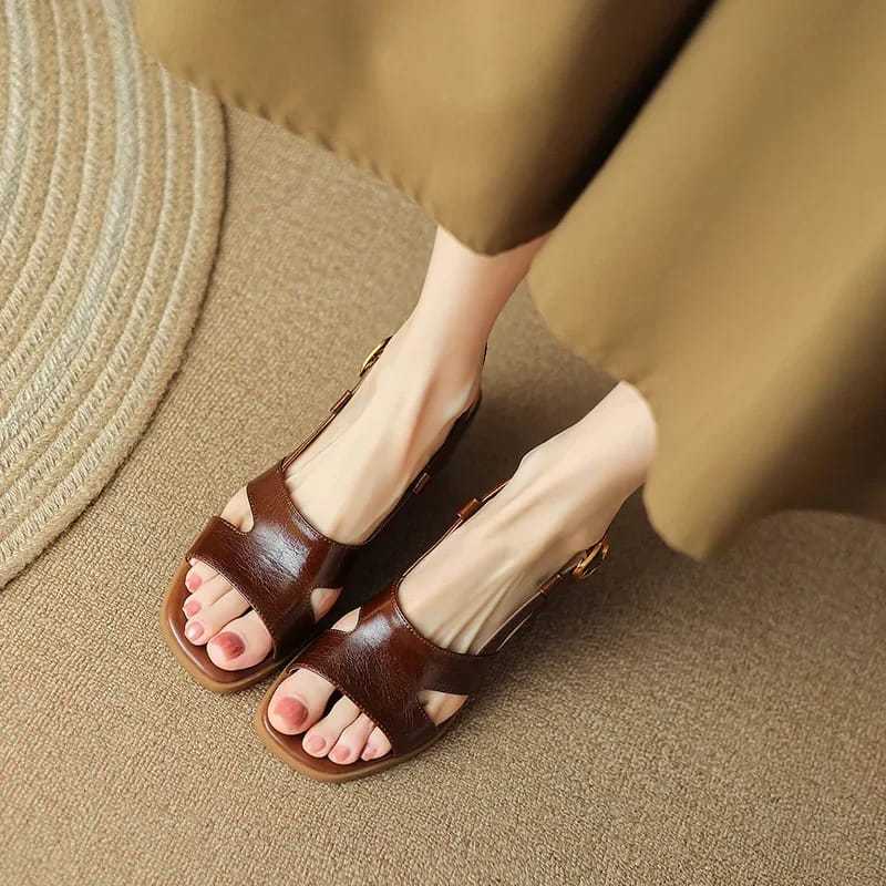 Zora Shoes Heels Wanita Tali Gesper Renata Terbaru Coklat