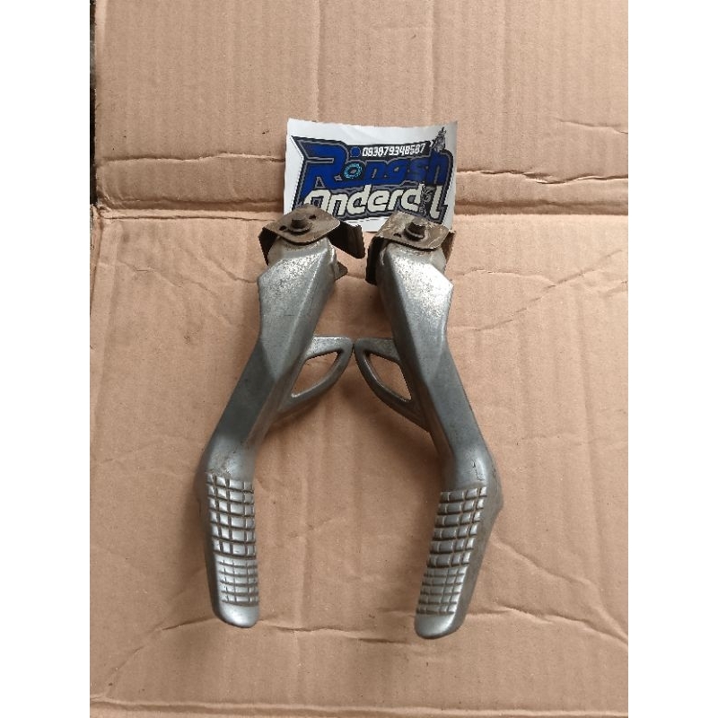 Foot step dudukan injakan step belakang skydrive