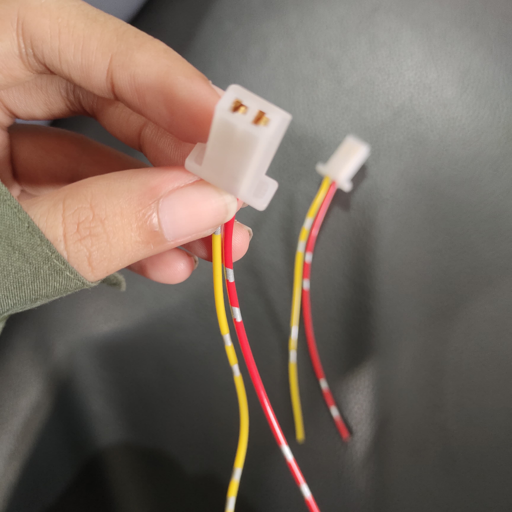 Soket Socket 2 Pin Kabel Bintik Kecil