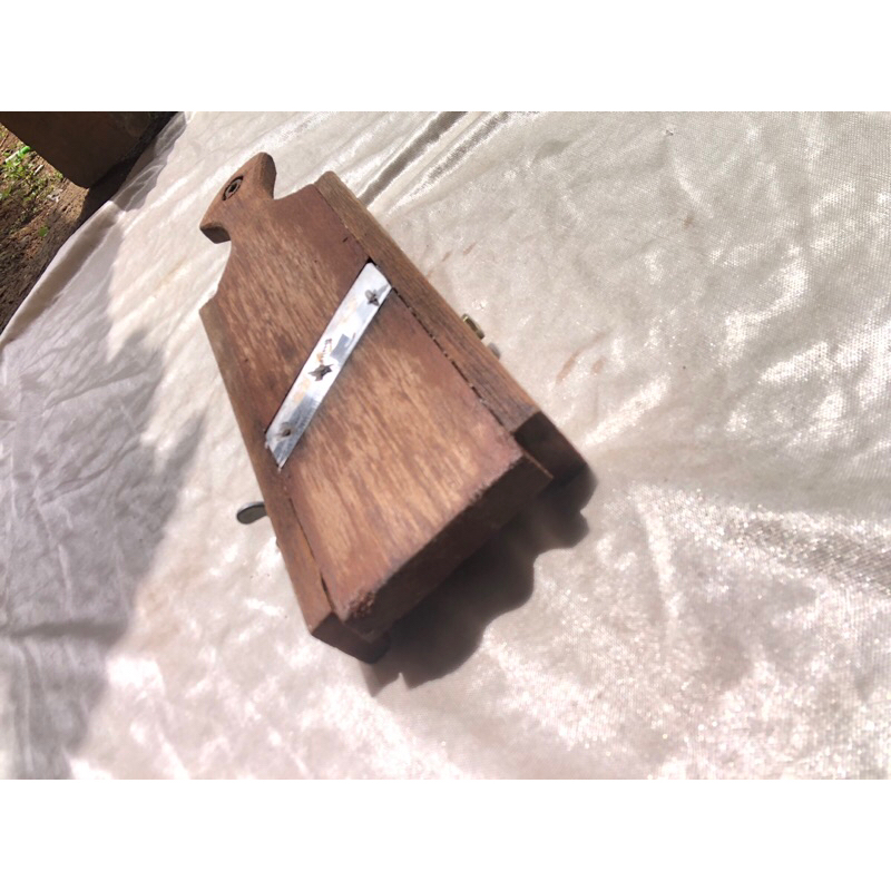 pengiris keripik singkong kayu/parutan keripik/pengiris singkong dan pisang/alat pembuat keripik plu