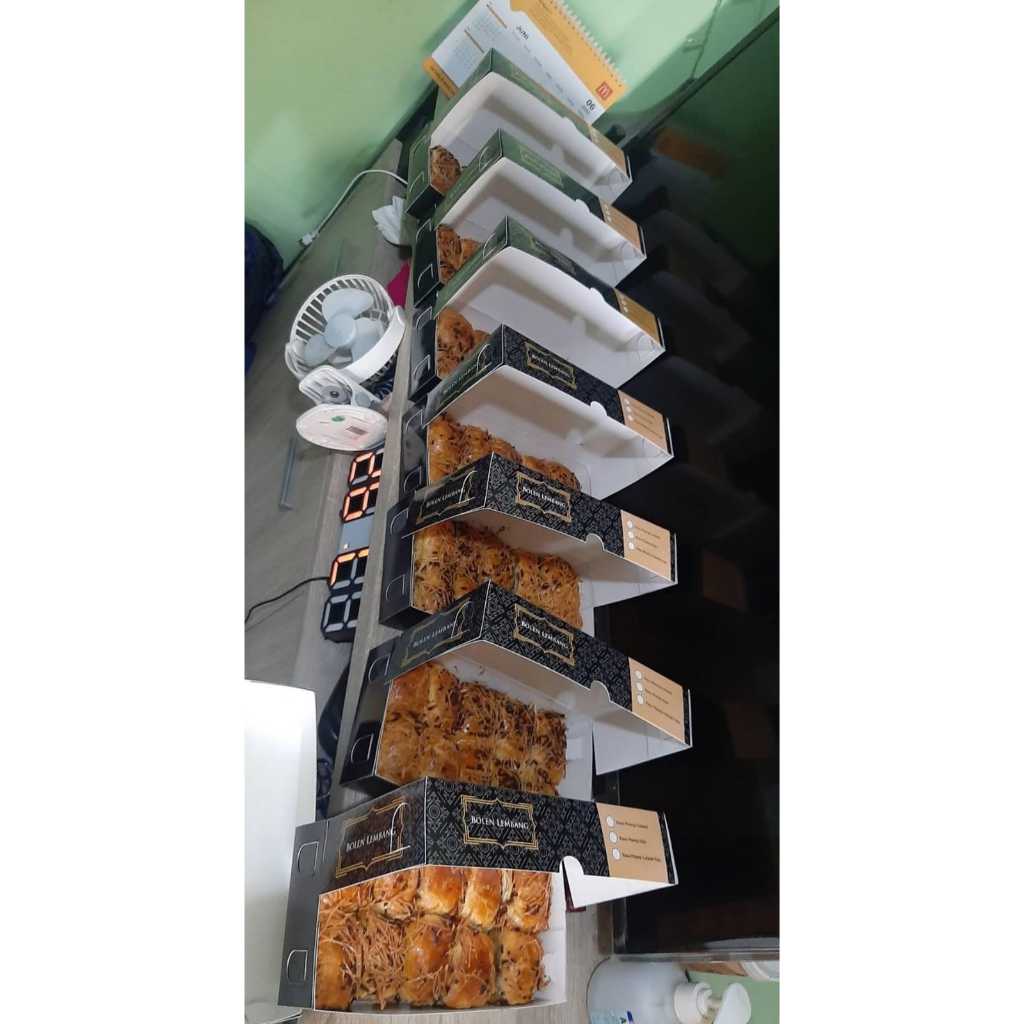 

Bolen pisang coklat keju 1 box isi 10 pcs