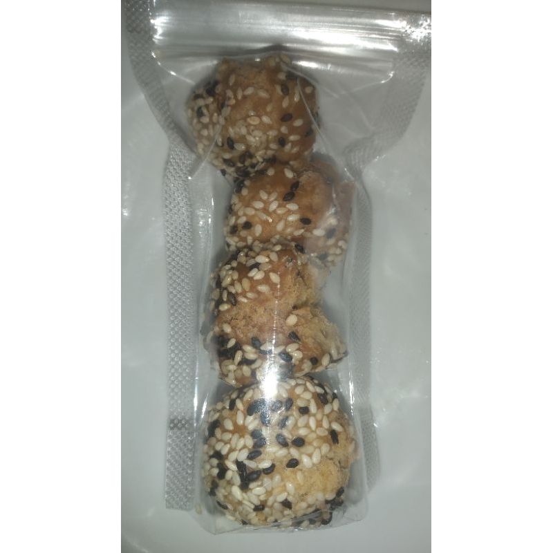

Roti Ketawa Wijen Dua warna