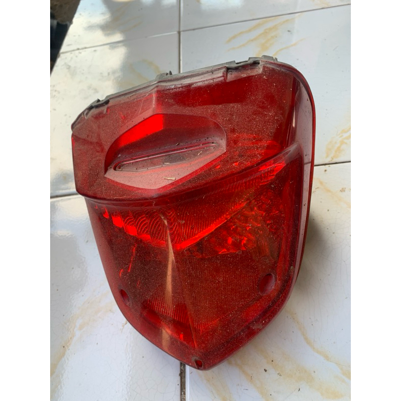 stopan belakang tiger revo 2006