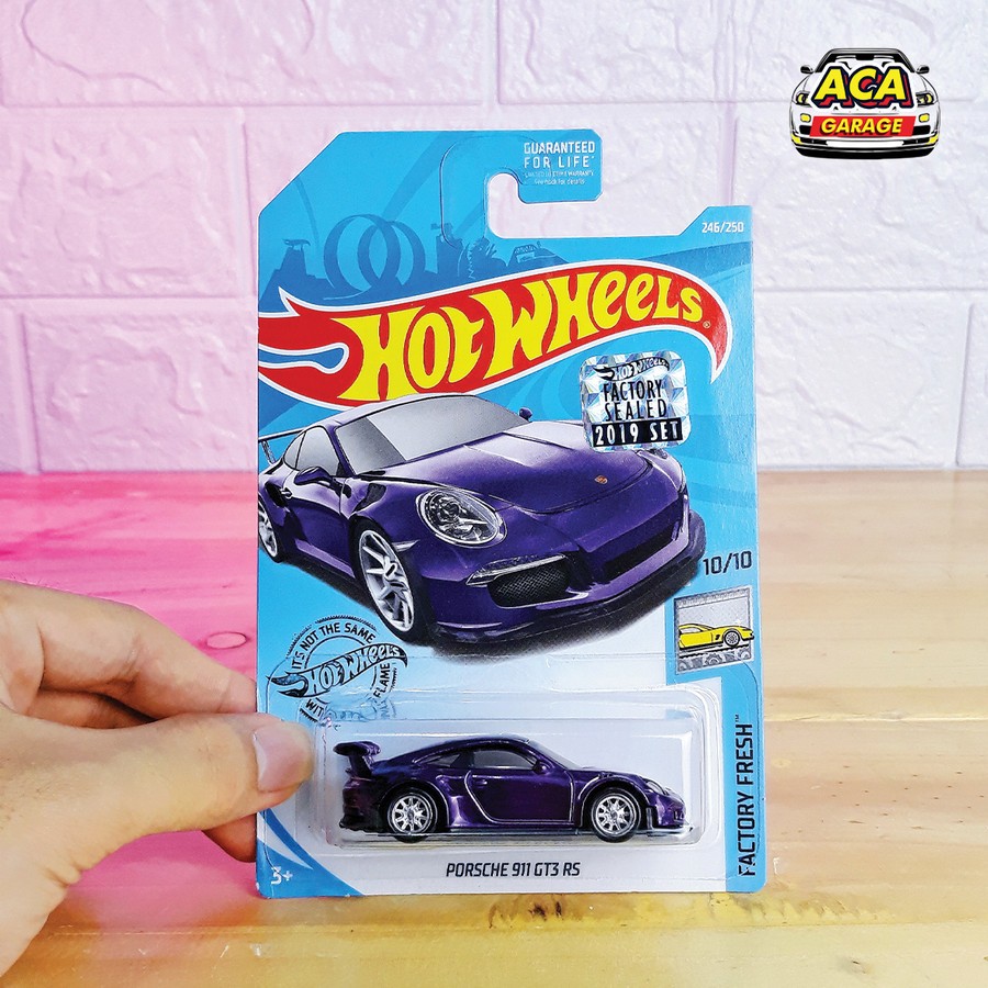 Hotwheels Porsche 911 GT3 RS Super Treasure Hunt Factory Sealed 2019