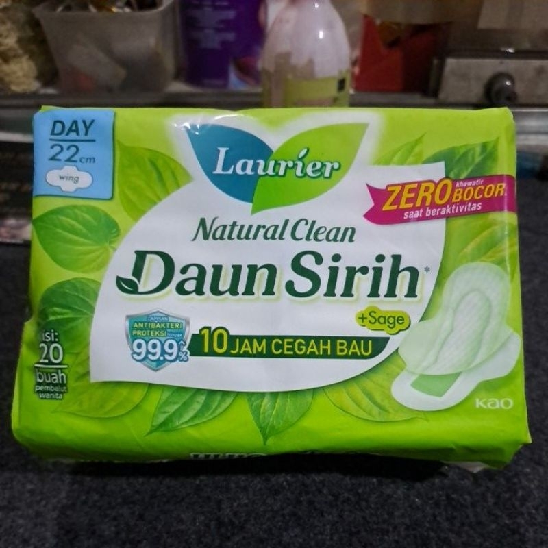 Pembalut Laurier Natural skin daun sirih