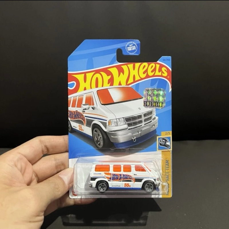 Hot Wheels Dodge Van Putih FS 2023 Factory Sealed