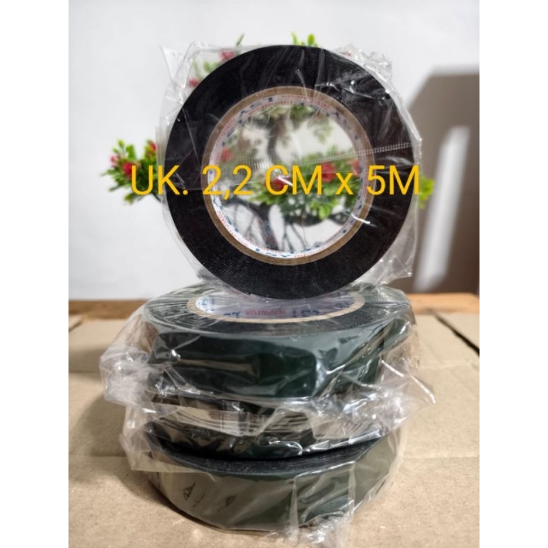 

Dobel Tape Hijau Perekat 2 sisi Uk 2,2 CM x 5 M