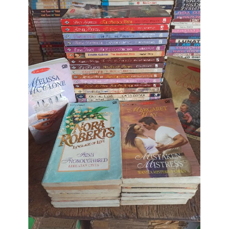 (Obral murah) Novel Roman / original / dijual random / novel Harlequin [preloved]