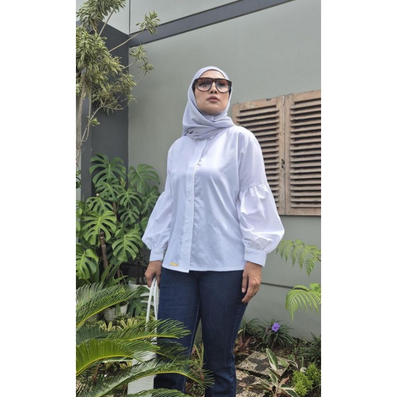 Kemeja Basic Putih Wanita | Lengan Balon