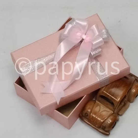 

PAPYRUS 12,5x17,5 Tinggi 5cm Kotak Kado Gift Box Hadiah V2