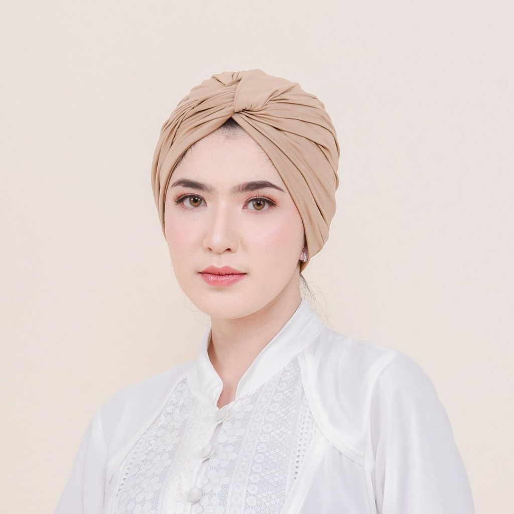 Turban Wanita Dewasa Muslim Kekinian Gyana Turban Instan Bahan Jersey Warna Mocca