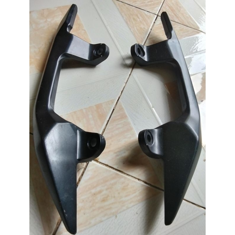 behel pegangan jok belakang Honda Vario ADV PA6GF30 original copota