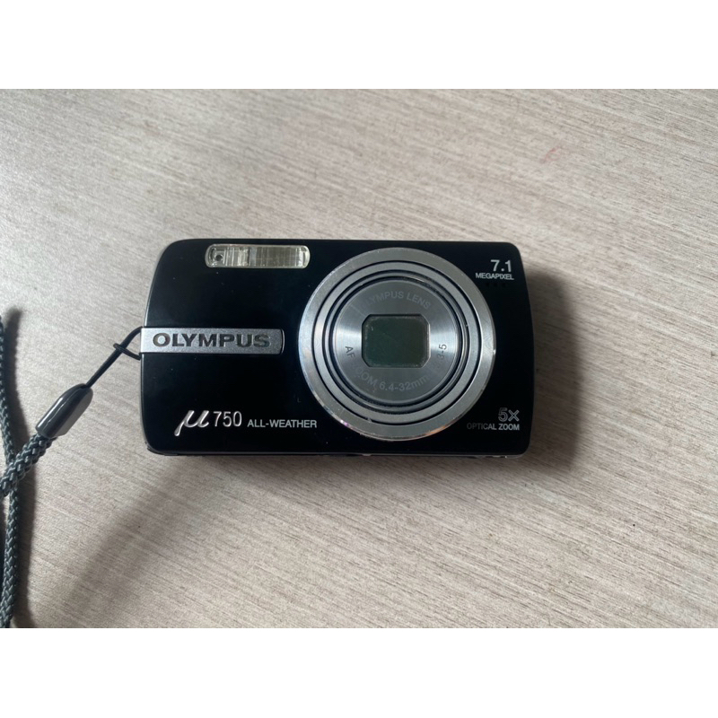 Kamera Olympus M750