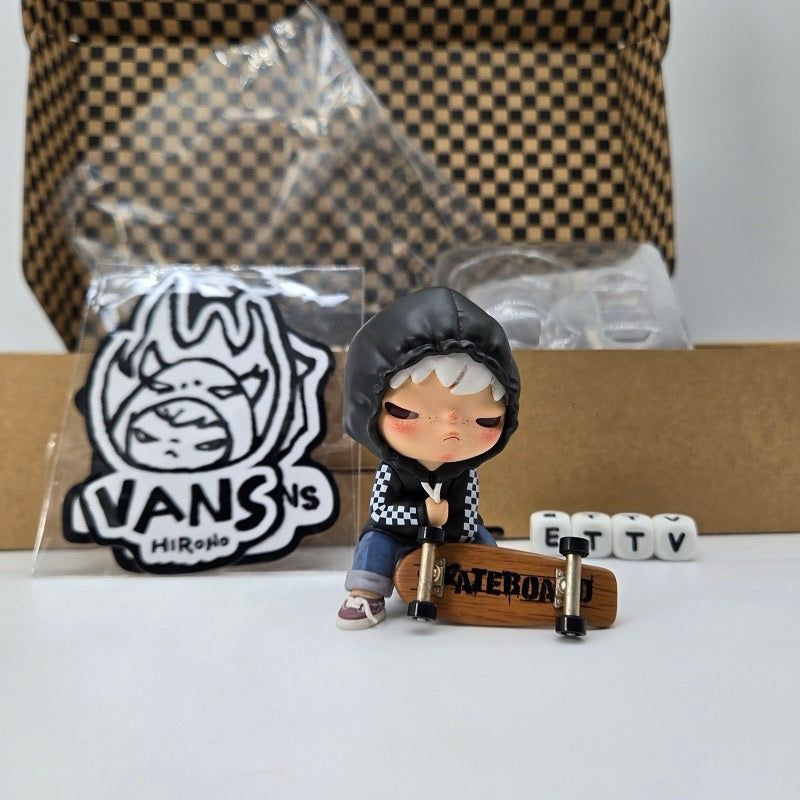 POP MART Hirono x Vans figure limited edition