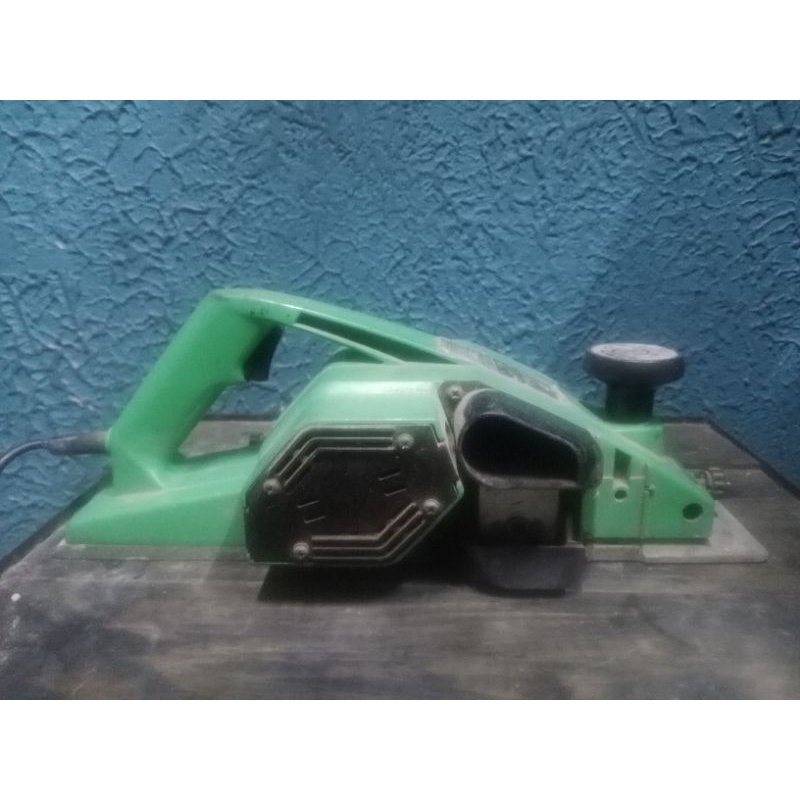 Mesin serut kayu/planner Hitachi F-30 A original made in japan