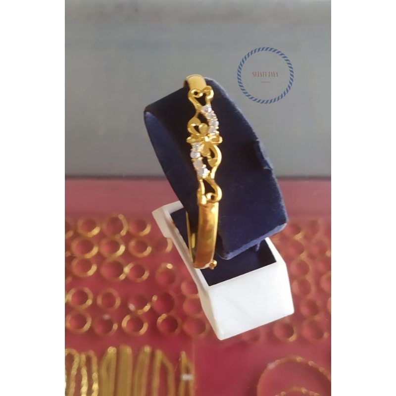 Gelang keroncong pita variasi daun  lingkar emas kadar 375