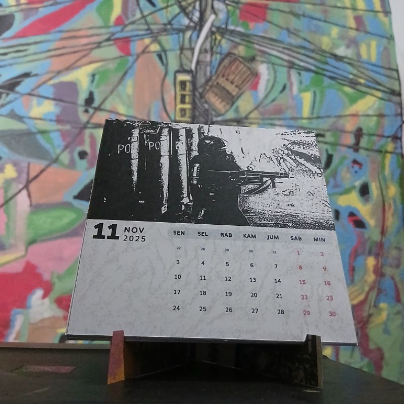 

Kalender Costum / Kalender Duduk / Kalender Meja / Minimalis