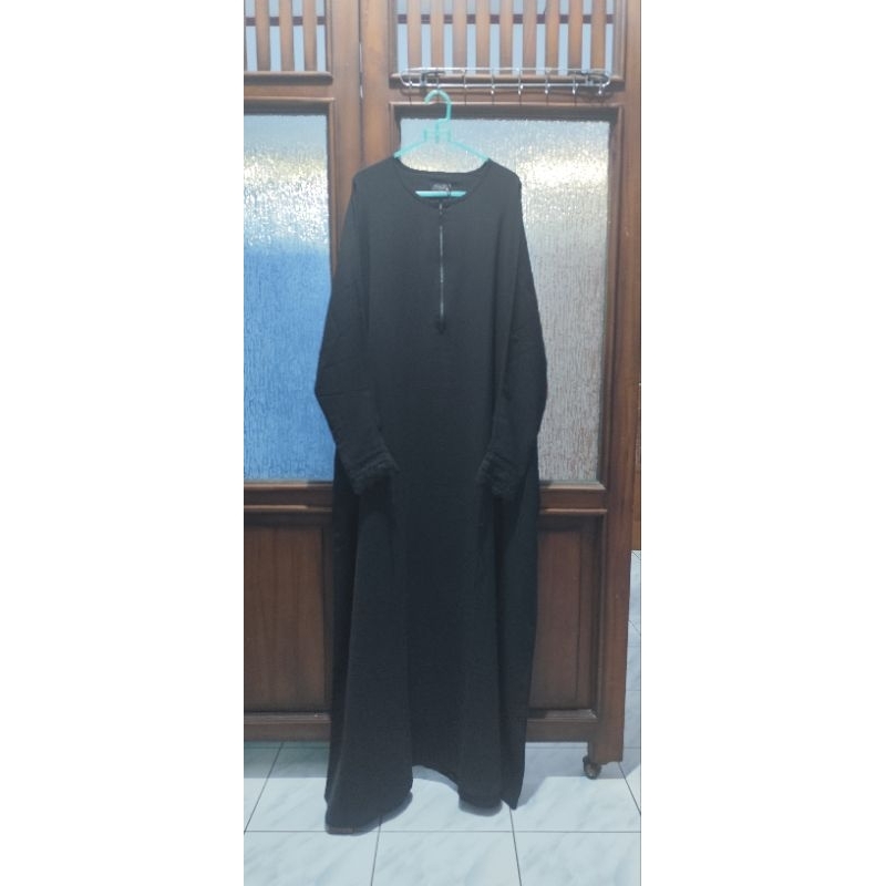 onbooked ditsy Wafa abaya black L