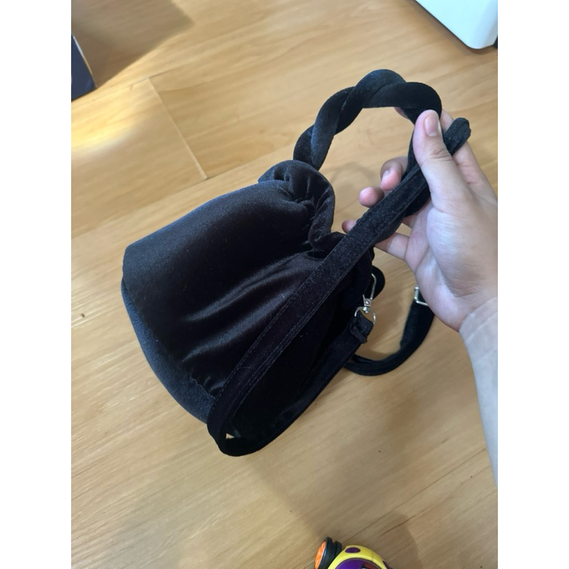selusa sling bag
