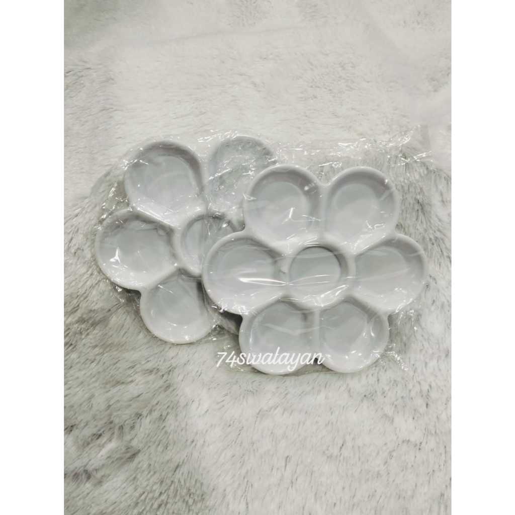 

DE GOYA PLASTIC PALETTE FLOWER 7 WELL