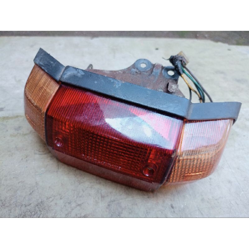 Lampu belakang Yamaha alfa