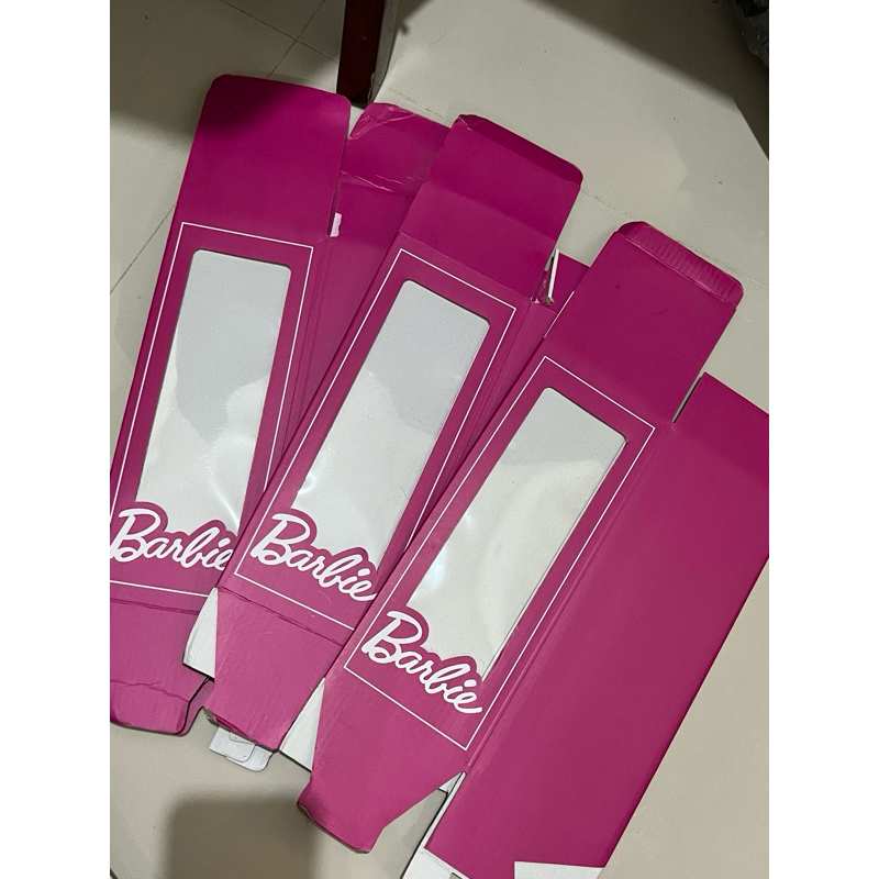 

Kardus tumbler Barbie