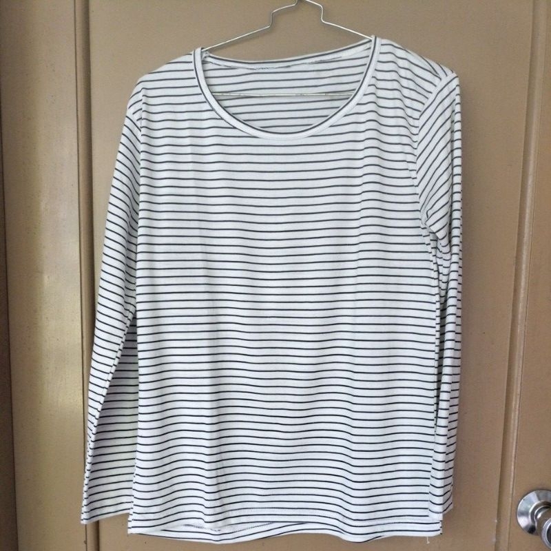 Atasan Wanita Kaos Lengan Panjang Garis