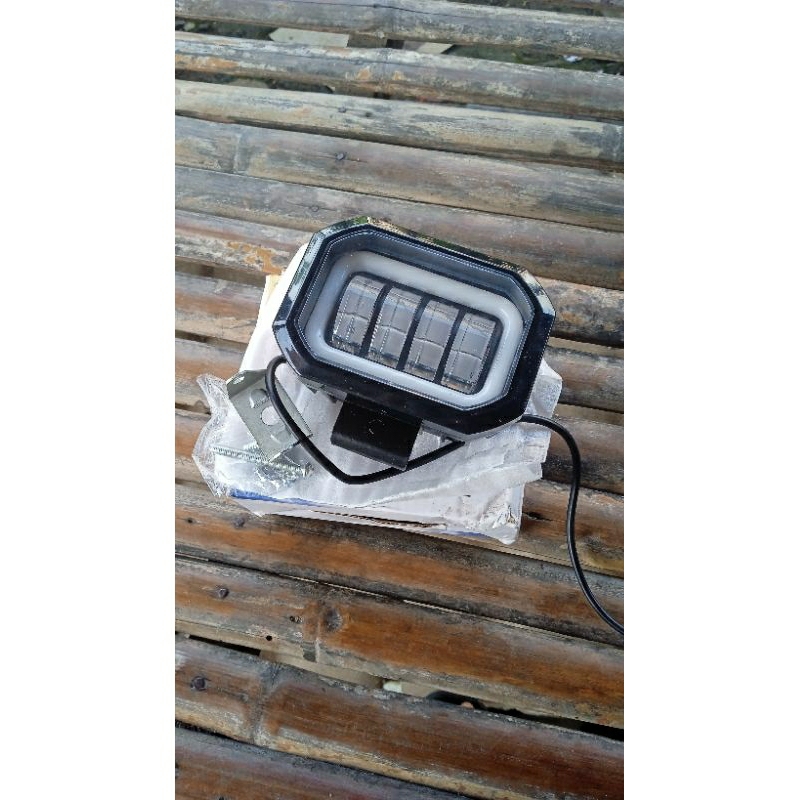 Lampu Daymaker 4 Mata