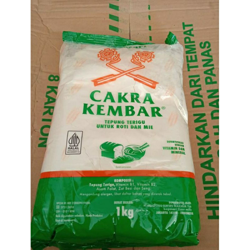 

Tepung terigu Cakra Kembar 1 kg Bogasari