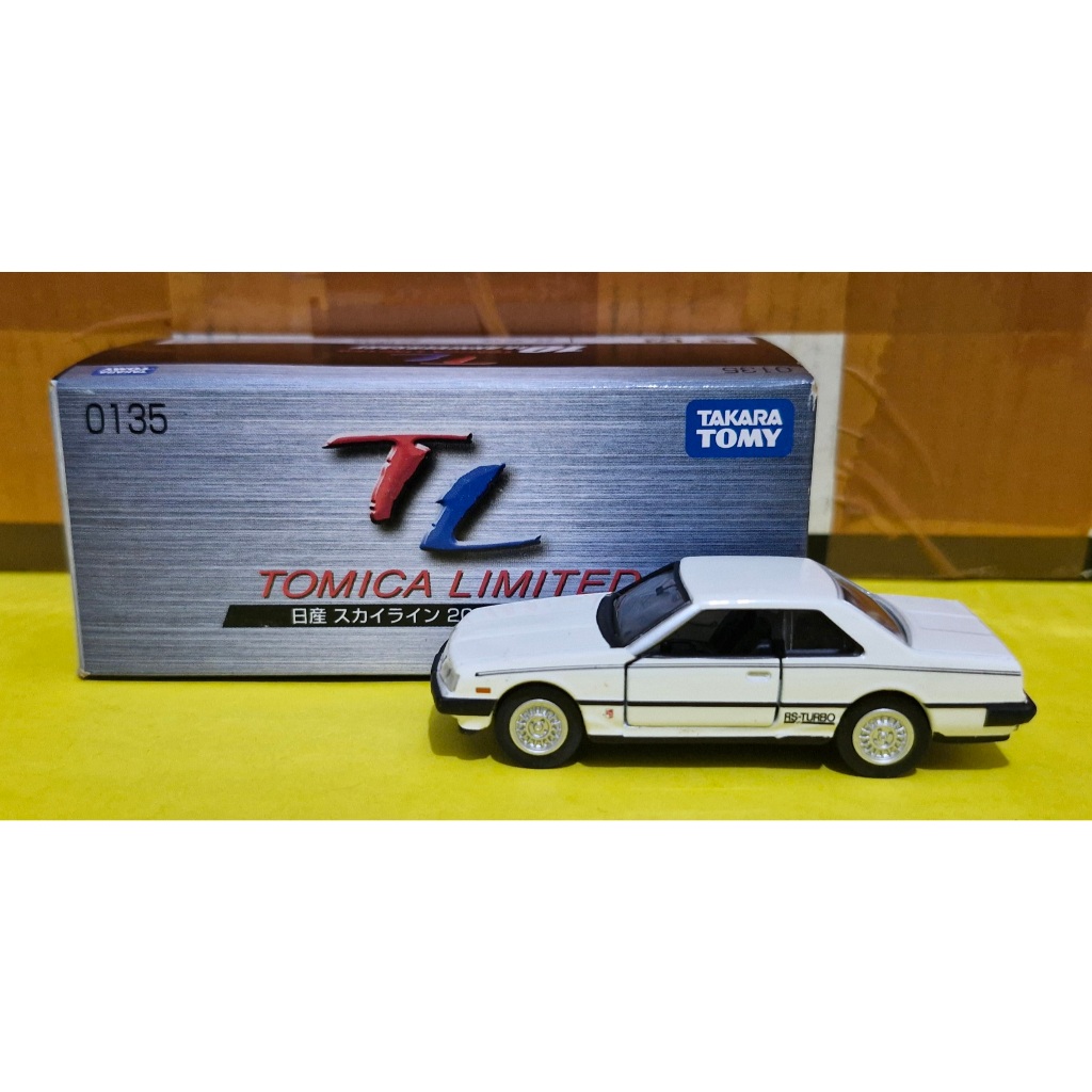 Tomica Limited 0135 NISSAN SKYLINE 2000 RS TURBO