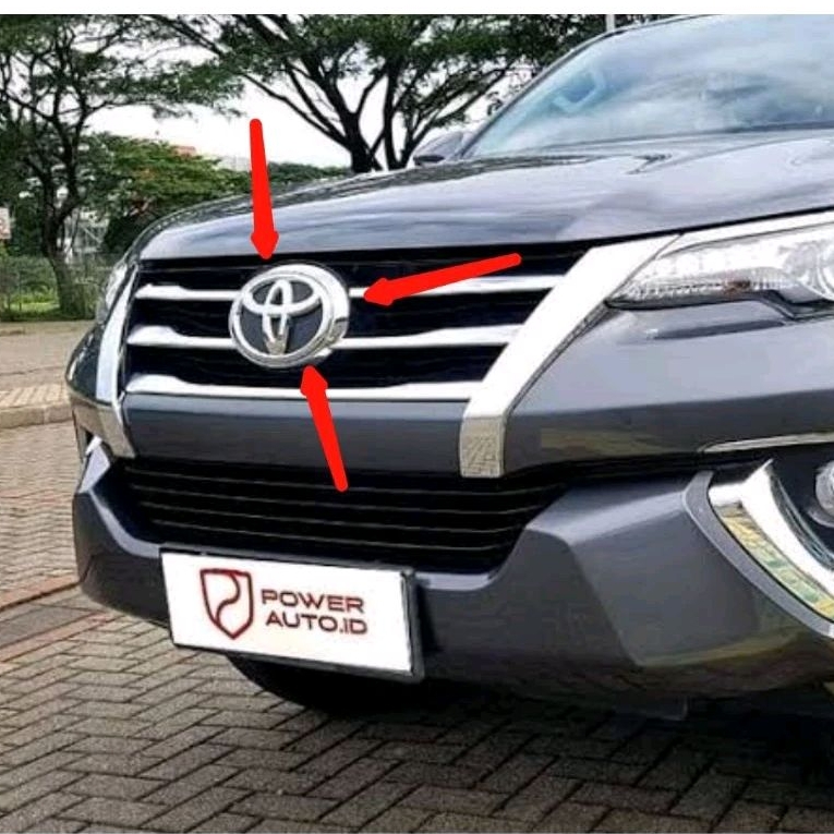 ring logo Fortuner, garnis logo Toyota Fortuner depan
